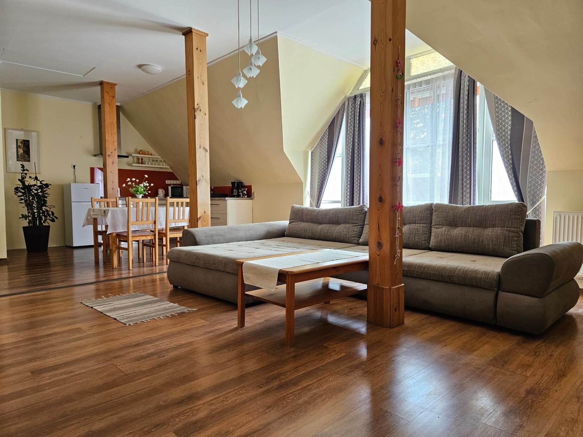 Parti Panzio Hotel Tata Eksteriør billede