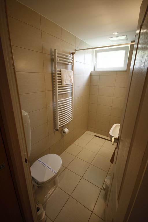 Parti Panzio Hotel Tata Eksteriør billede