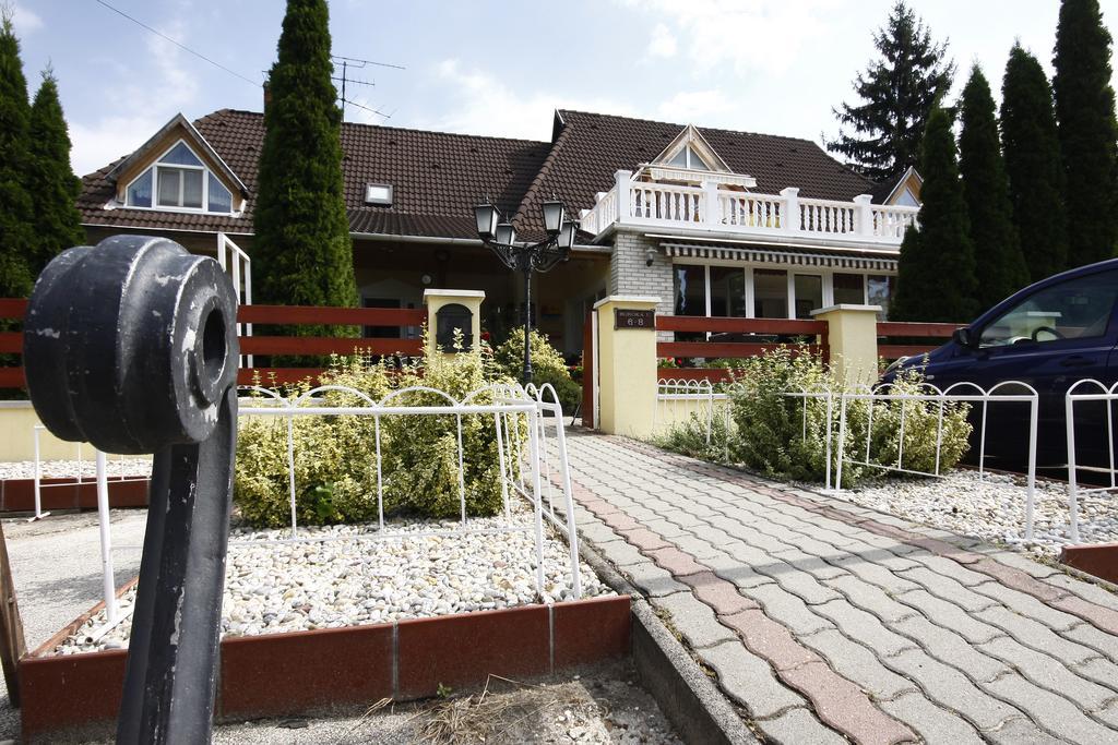 Parti Panzio Hotel Tata Eksteriør billede